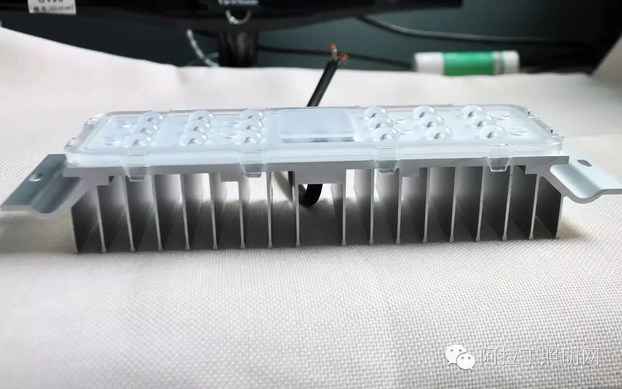 大功率线性路灯模组性能揭秘 | 深度评测