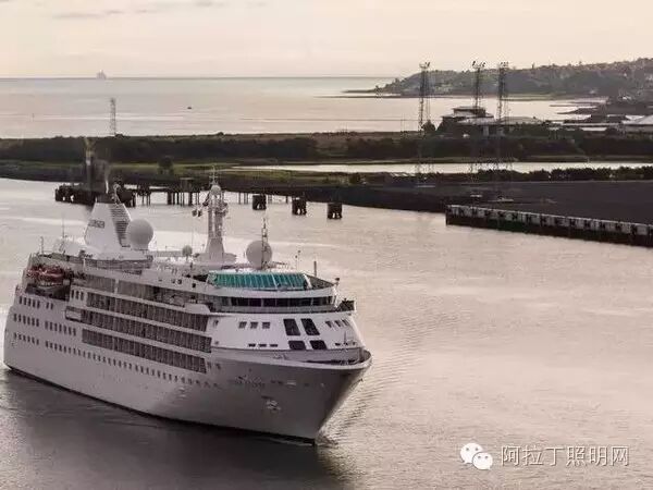 里约奥运要开幕了！然而他们连楼道照明都还没搞好......