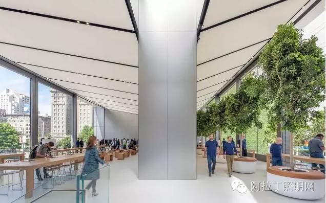 外墙全开、交互桌子，苹果店大改版震撼了设计界！