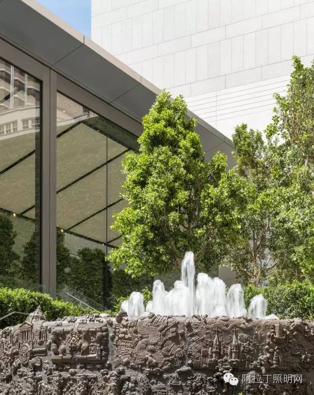 外墙全开、交互桌子，苹果店大改版震撼了设计界！