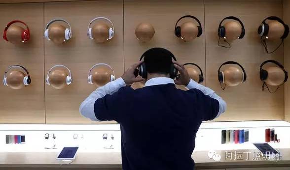 外墙全开、交互桌子，苹果店大改版震撼了设计界！