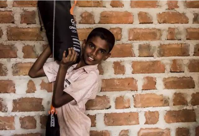 不花1度电，这盏灯单靠重力照明，将改写15亿人的命运！