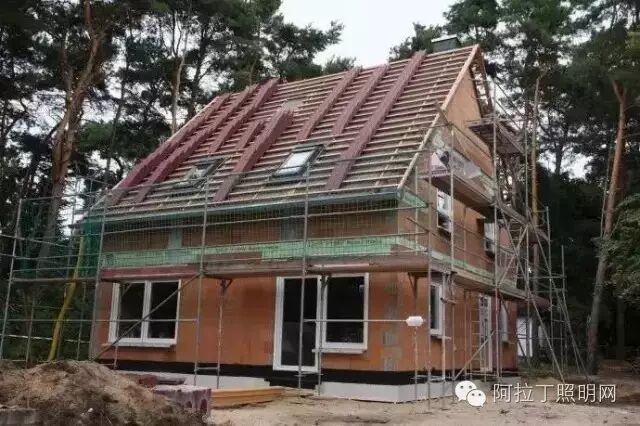 盖个屋顶，德国人也这么讲究！