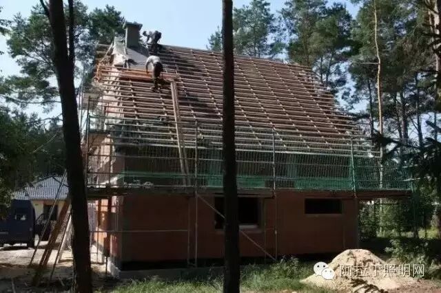 盖个屋顶，德国人也这么讲究！