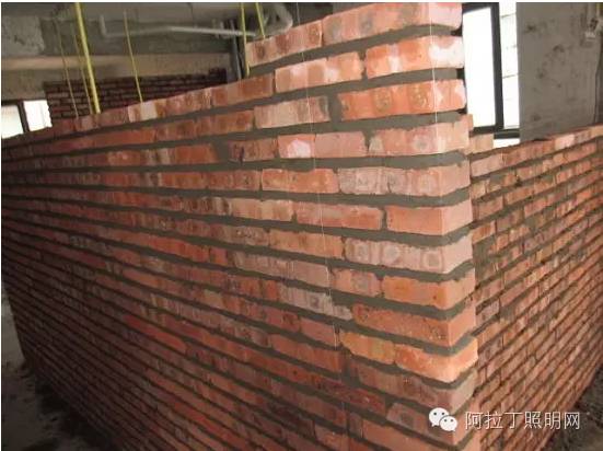 邪恶的人类，酒店浴室的透明玻璃不是你想的那样！