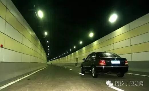 隧道照明工程应用案例及路灯试挂试验