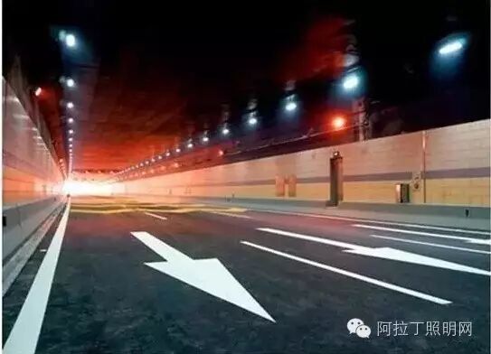 隧道照明工程应用案例及路灯试挂试验