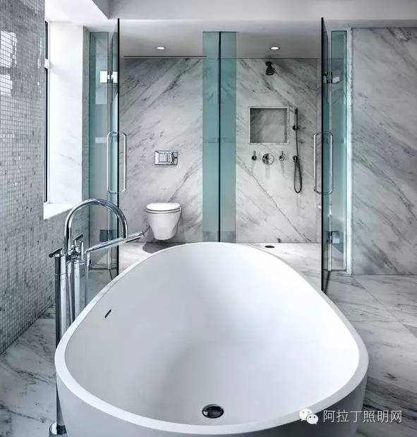 邪恶的人类，酒店浴室的透明玻璃不是你想的那样！