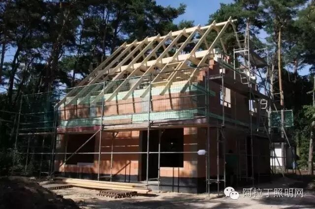 盖个屋顶，德国人也这么讲究！