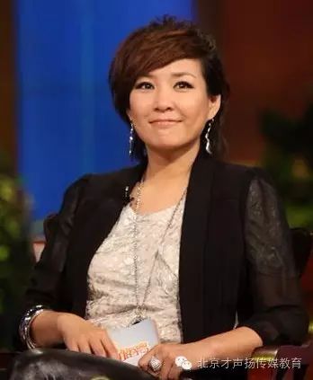 超杨澜谢娜,她才是最牛女主持,离职央视赚10亿