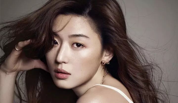 辣妈全智贤穿衣这么漂亮,众星都被她比下去了!