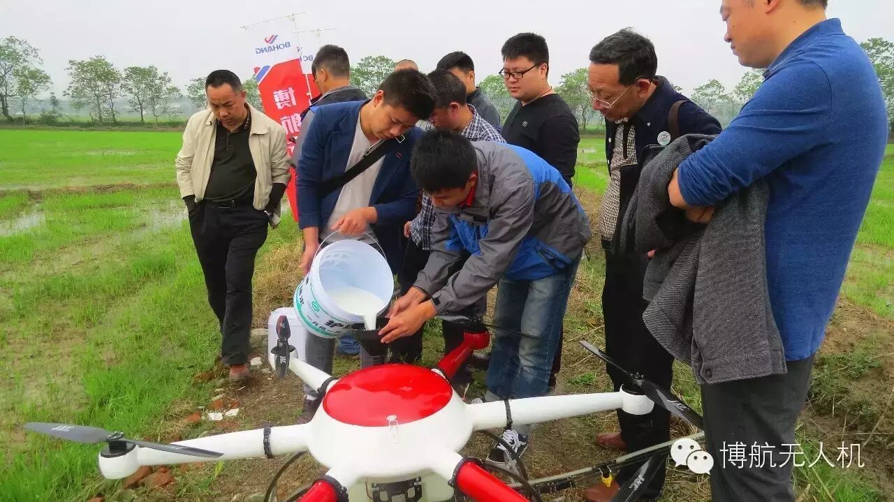 博航無人機再赴望城除草作業(yè) 