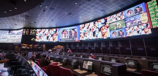 美国科视打造全球最大的弧形小间距LED显示屏项目