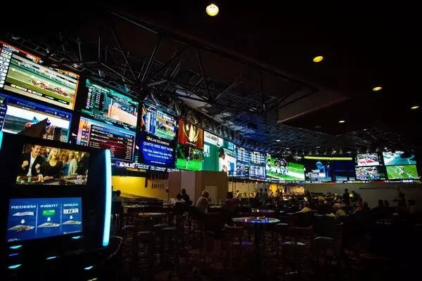 美国科视打造全球最大的弧形小间距LED显示屏项目