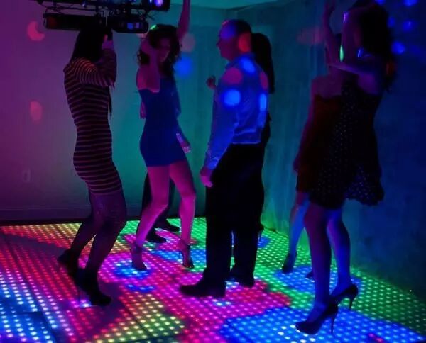 除了舞台 LED地砖屏还有这些你意想不到的应用