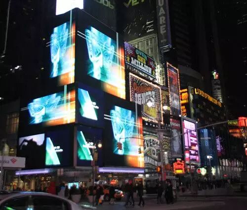 被南海宣传片刷屏的纽约时报广场还播放过哪些中国画面