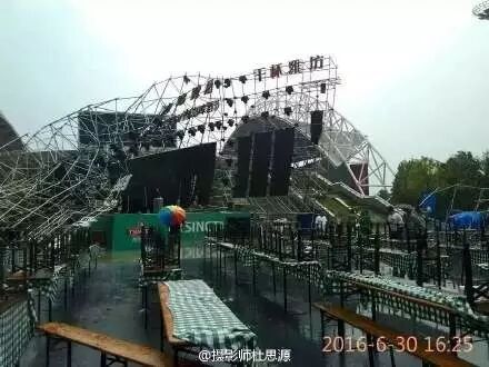 LED租赁显示屏不抗暴风雨 倒塌现场触目惊心