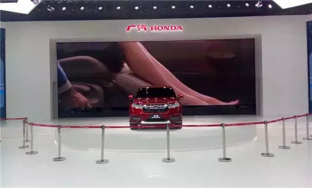 深港澳车展：豪车跟LED显示屏更配哦