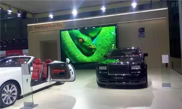 深港澳车展：豪车跟LED显示屏更配哦