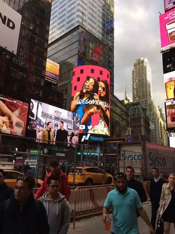 【组图】实拍史上最全的纽约时代广场户外LED显示屏