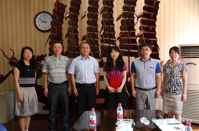 聘请钟瑾研究员为客座研究员和学术委员会名誉主任事宜