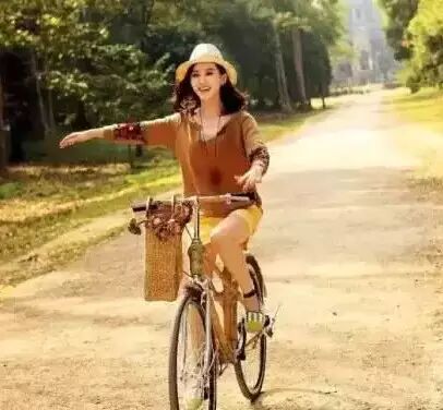 刘诗诗写给吴哥情书,年轻人为什么选择去吴哥窟