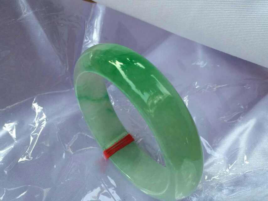 你知道翡翠手镯是怎么做出来的吗355 / 作者:九命猫 / 帖子ID:106556