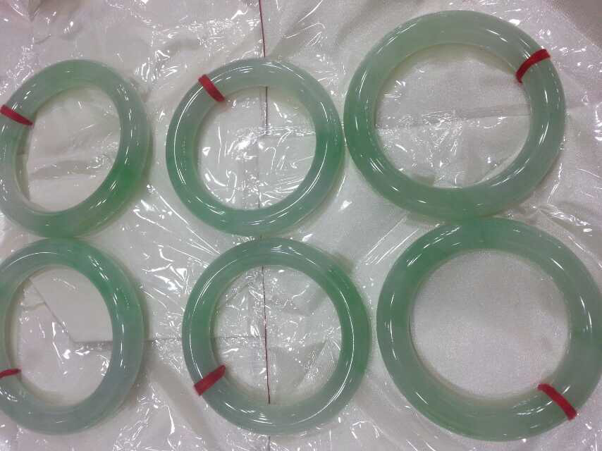 你知道翡翠手镯是怎么做出来的吗597 / 作者:九命猫 / 帖子ID:106556