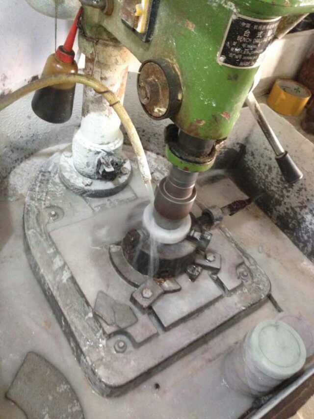 你知道翡翠手镯是怎么做出来的吗706 / 作者:九命猫 / 帖子ID:106556