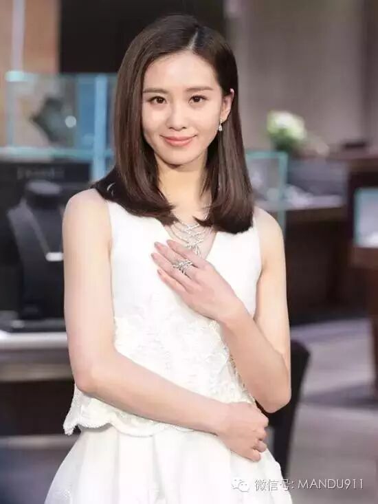 刘诗诗:清纯的人畜无害,有颜值有衣品,男人心中的完美...