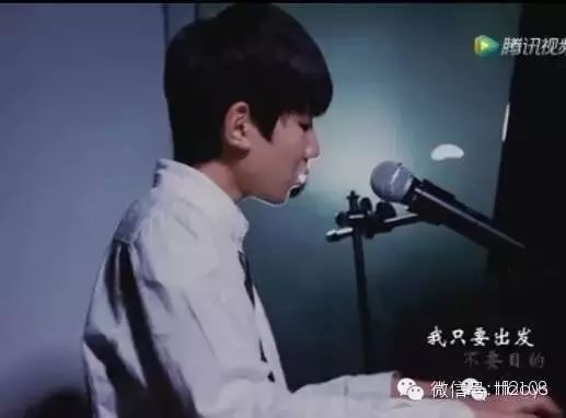 TFBOYS新代言拍摄花絮 和易烊千玺千玺相约