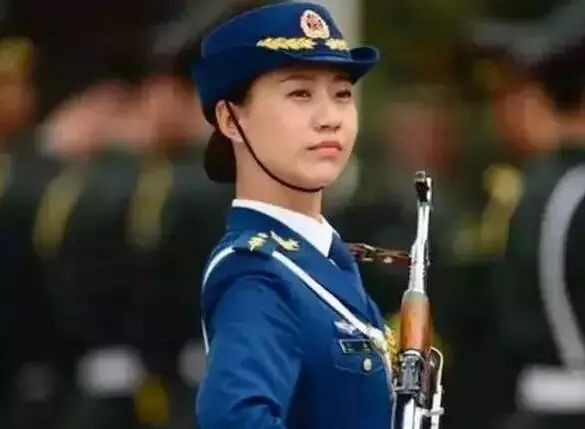 女兵方队队长程诚