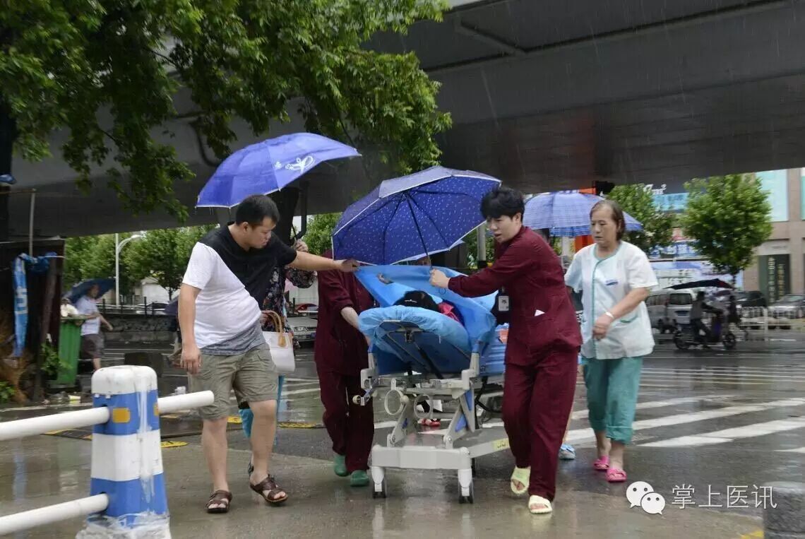 图说 | 灾情当前 医务人员从未缺席！