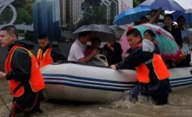 历史会记住今天！1000多万人见证暴雨中最真实的武汉！