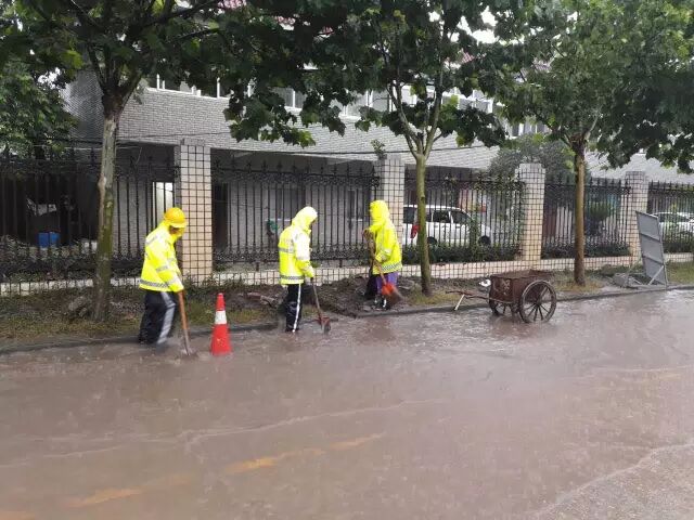 历史会记住今天！1000多万人见证暴雨中最真实的武汉！