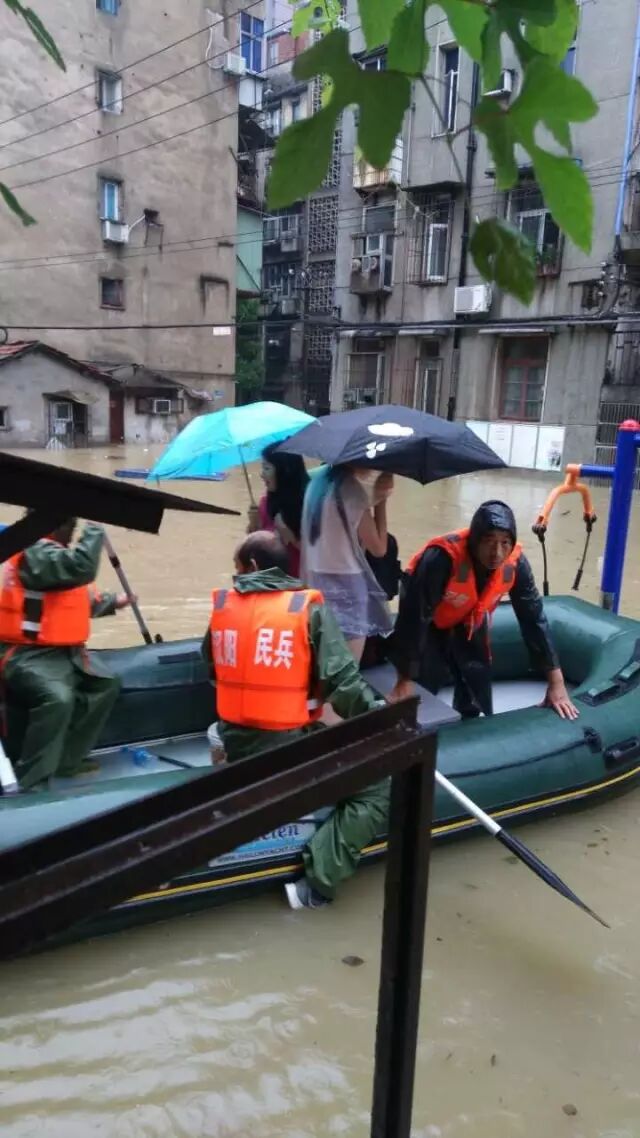 历史会记住今天！1000多万人见证暴雨中最真实的武汉！