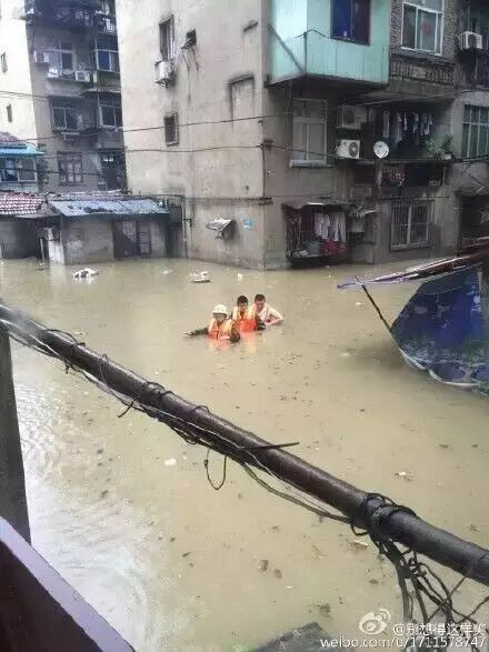 历史会记住今天！1000多万人见证暴雨中最真实的武汉！