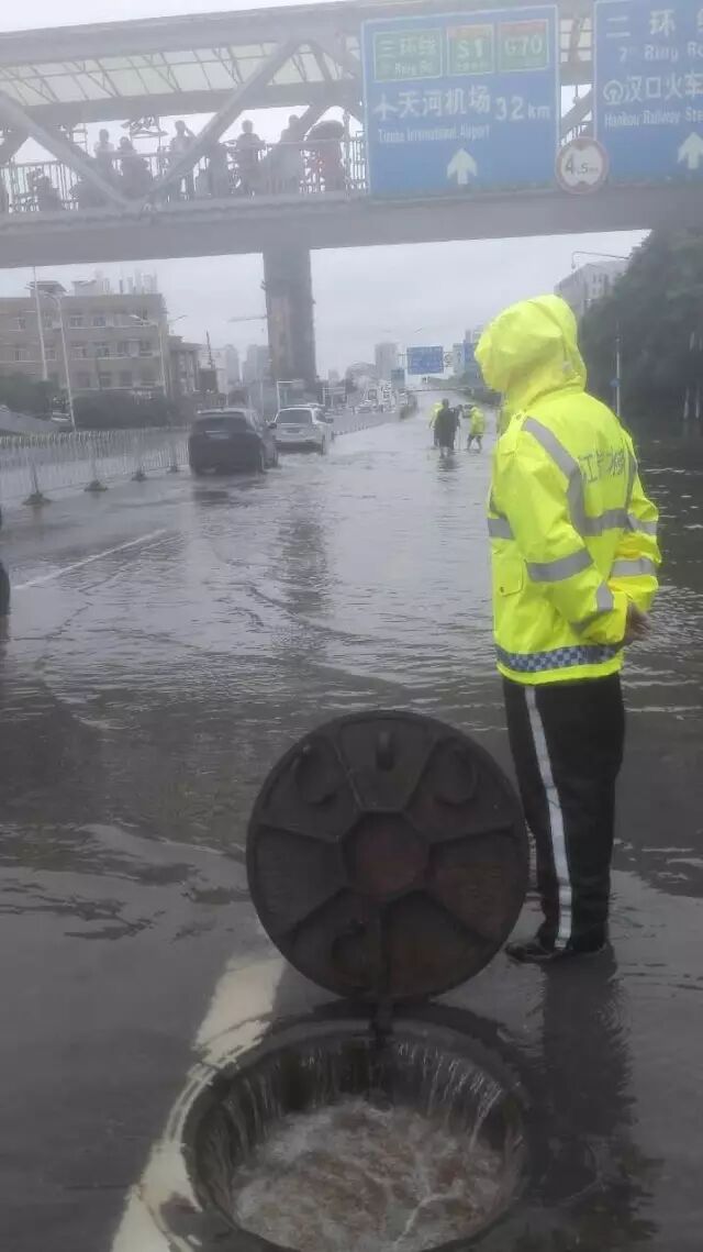历史会记住今天！1000多万人见证暴雨中最真实的武汉！