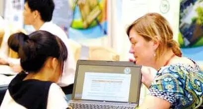 中国留学生的陪读父母：酸甜苦辣，后悔也得坚持