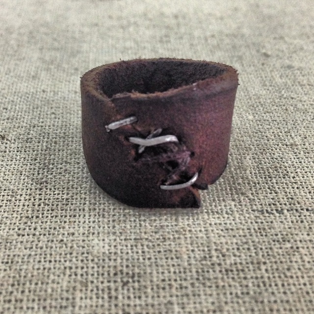 RAY TUNG 棕色瘋馬皮金屬接合戒指 Brown Leather Ring
