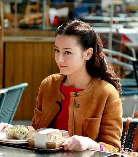 迪丽热巴的半扎发?这种发型一定要学一款!