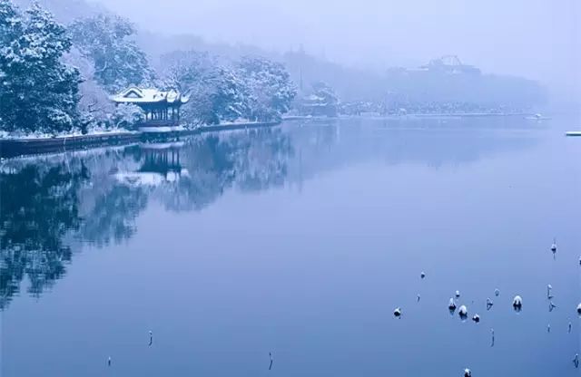 晴西湖不如雨西湖,雨西湖不如雪西湖