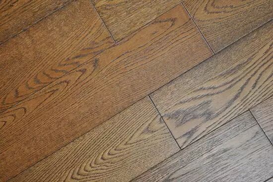 四种材质地板的选购攻略，选择适合自己的地板材料