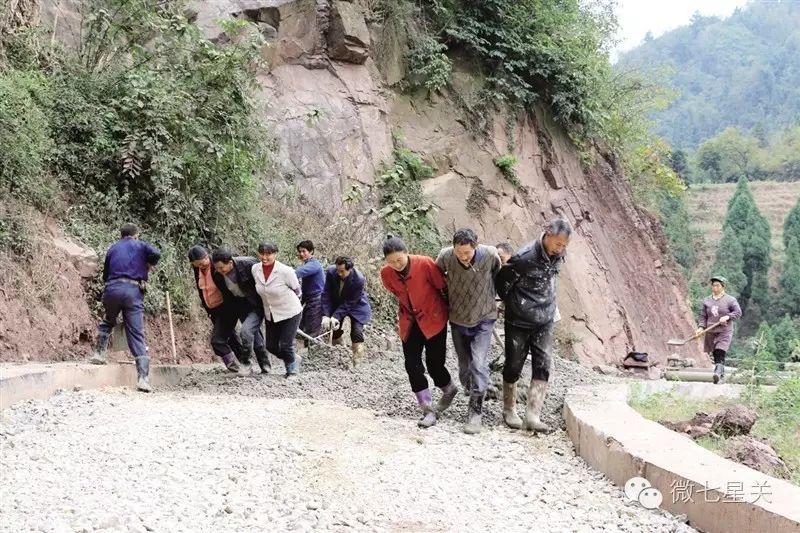 1万元 沙坝至菁基湾(田坝镇,龙洞至新光(燕子口镇,刘家湾至裕群