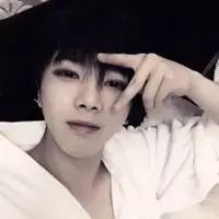 时尚八点整  开100个脑洞都没想到华晨宇长成了权志龙