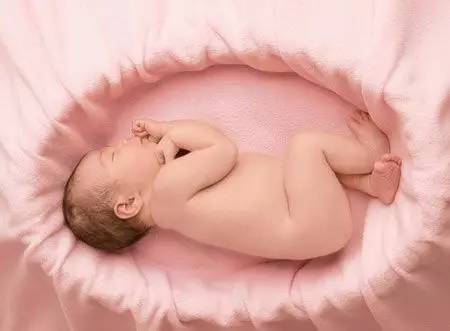 新生兒夜哭的10種原因及解決方法！ 親子 第5張