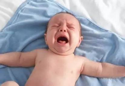新生兒夜哭的10種原因及解決方法！ 親子 第7張