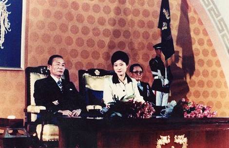 母亲朴槿惠：人要活得正直和真诚！