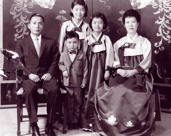 母亲朴槿惠：人要活得正直和真诚！