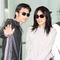 八卦爆料丨王菲答应求婚后的第一次曝光竟在逛街买衣服!